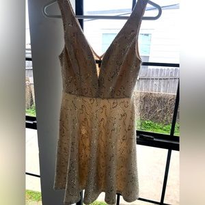 NWOT Bailey Blue Festive White Spring Midi Dress size M